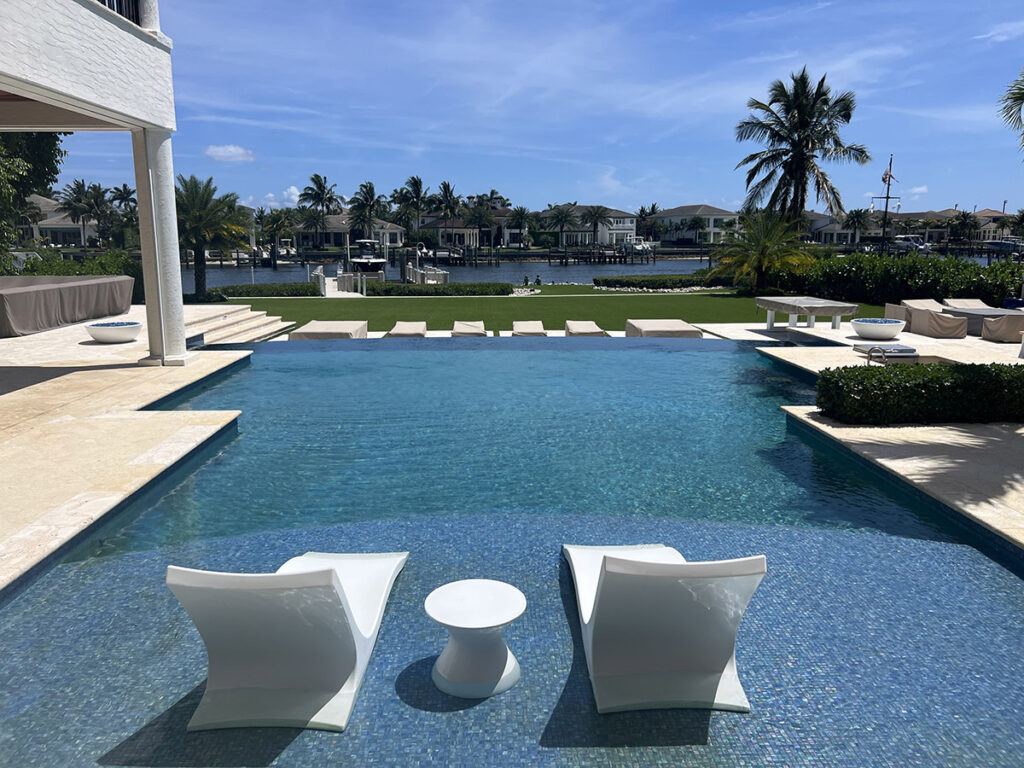 Best Pool Cleaning Palm Beach Gardens