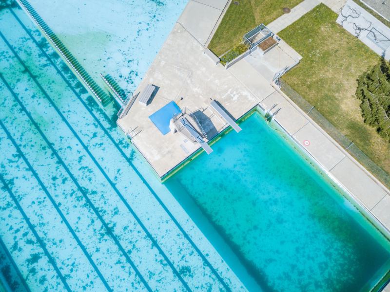 Selecting an Appropriate Pool Stain Remover: A Comprehensive Overview